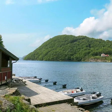 펜션 Naudoyna By Interhome 륑달