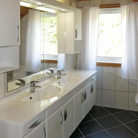 펜션 Naudoyna By Interhome *